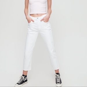 Levi’s 501 White Crop Jean